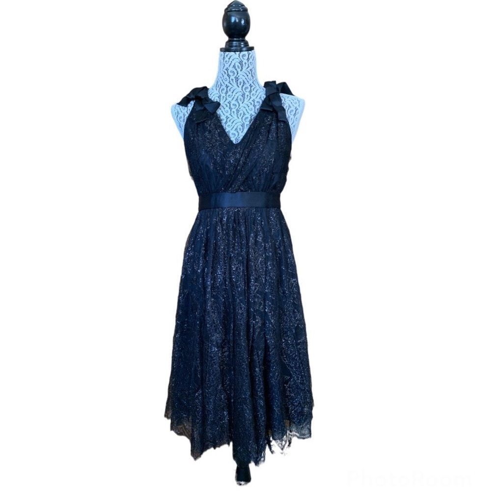 Sari Gueron Silk Mesh Lace Cocktail Dress Black, marked size 8 but fits like 6